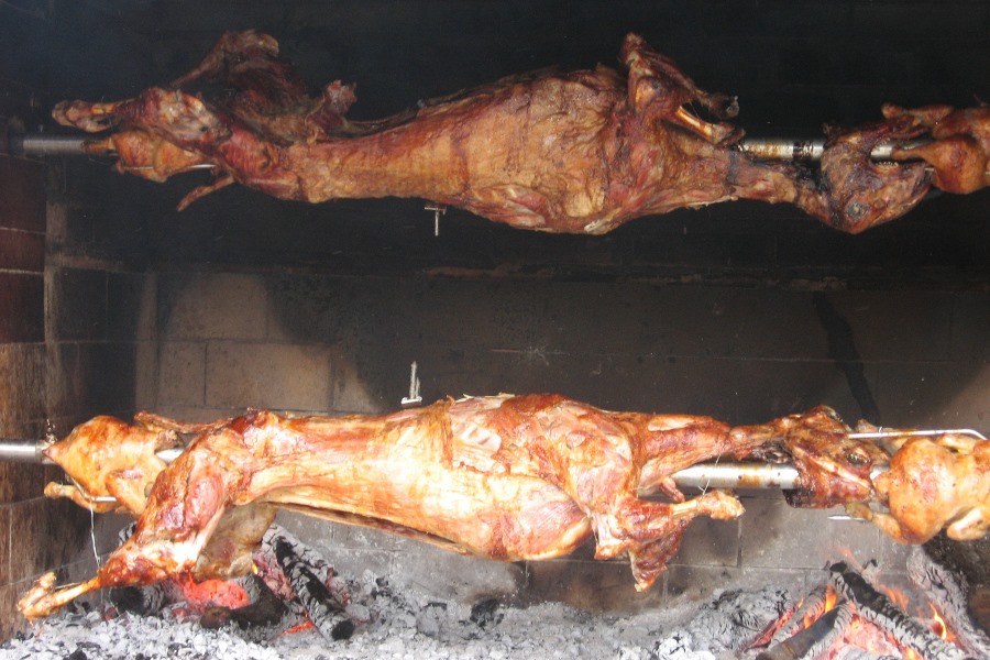 Prodnik Inn Picnics roasted lamb